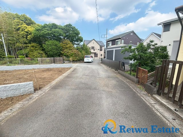 新築戸建　高座郡寒川町倉見の前面道路含む現地写真