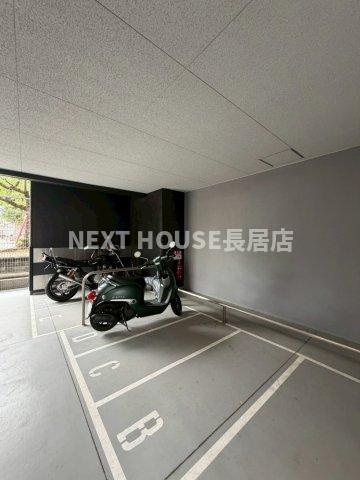 スプランディッド天王寺パークサイドの駐車場