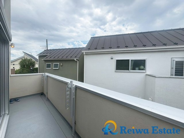 中古戸建　茅ヶ崎市松が丘2丁目のバルコニー|良く乾く南向きのバルコニー。2階に水回りがまとまり洗う→干すがスムーズです♪