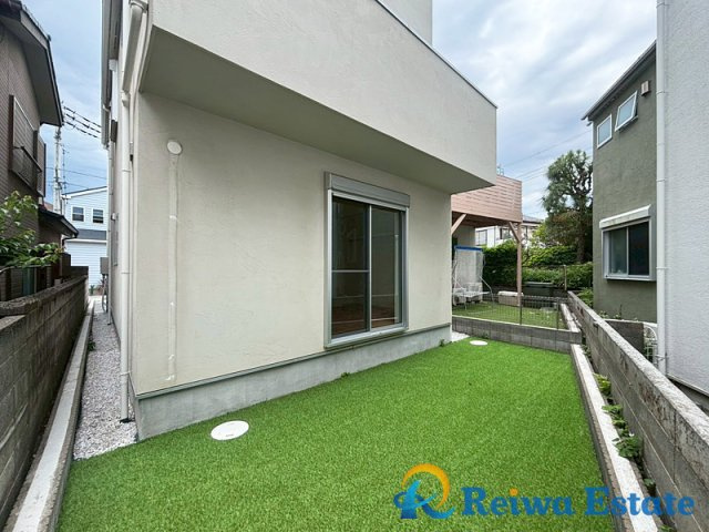 中古戸建　茅ヶ崎市松が丘2丁目の庭|ちょっとしたガーデニングやお子様の遊び場として楽しめる南向きのお庭♪