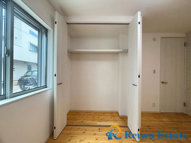 中古戸建　茅ヶ崎市松が丘2丁目の収納|家族それぞれの部屋に収納があるため、個人の持ち物を整理しやすくなります。