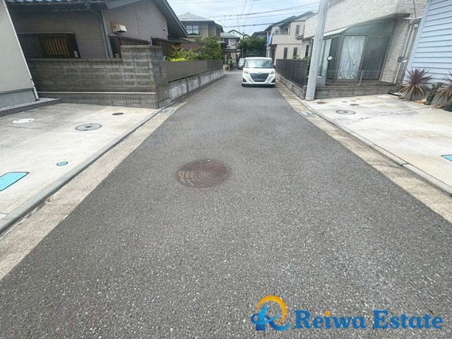 中古戸建　茅ヶ崎市松が丘2丁目の前面道路含む現地写真|周辺は閑静な住宅街で子育て世帯にオススメです☆彡