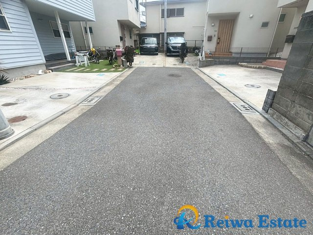 中古戸建　茅ヶ崎市松が丘2丁目の前面道路含む現地写真|海へもほど近く気軽にマリンスポーツも楽しめます♪