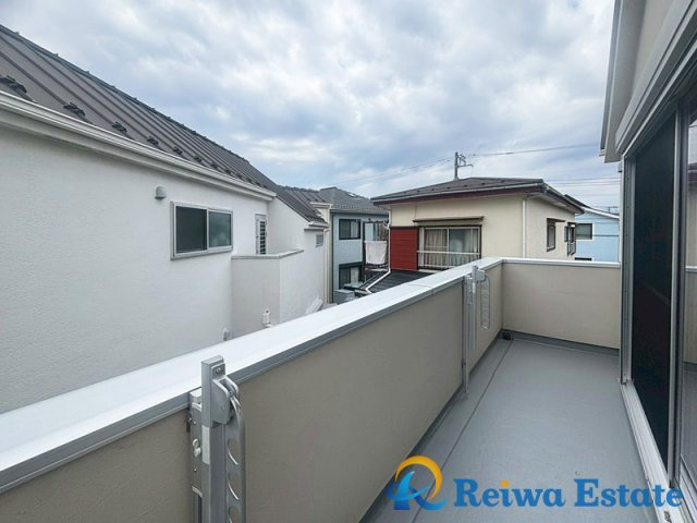 中古戸建　茅ヶ崎市松が丘2丁目のバルコニー|南向きのバルコニー。