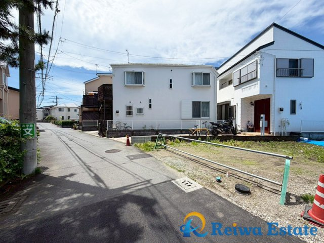 売地　茅ヶ崎市美住町の前面道路含む現地写真
