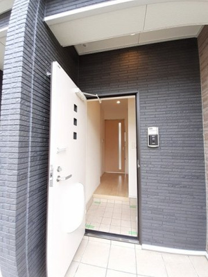 【玄関】 | メゾンコリーヌ
