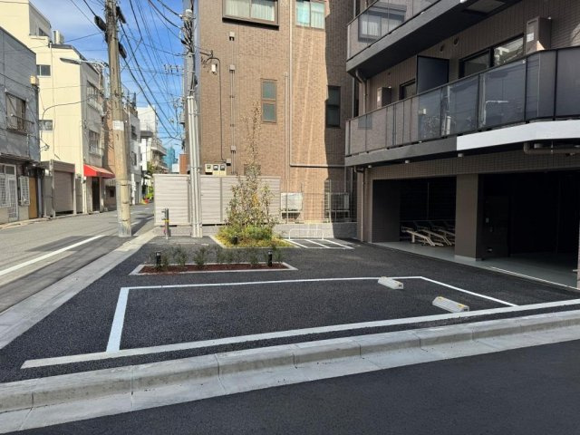 ベルグレード浅草DUEの駐車場