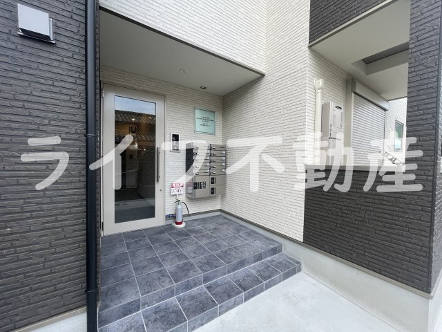 ジーメゾン東大阪寿クラディアのエントランス|建物の内部です