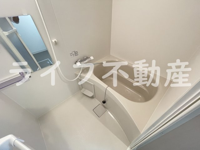 ジーメゾン東大阪寿クラディアの浴室|日々の疲れを癒すお風呂付です