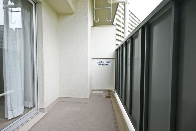 武庫川あおぞらのまち住宅25号棟のバルコニー|バルコニー南東
心地よい風と光を感じながら過ごせる癒しの空間。
