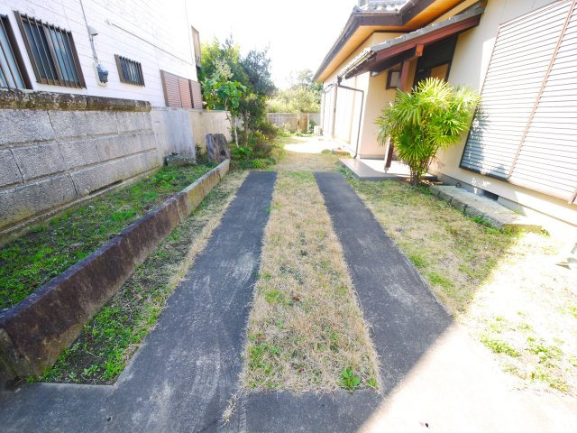 大網白里市南今泉　平屋中古戸建の駐車場|敷地約60坪　４DK平屋平成元年築   白子海岸まで車約5分  