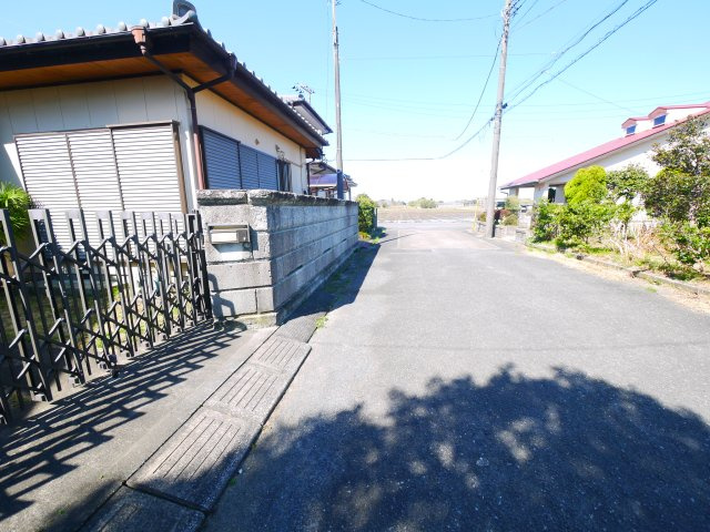 大網白里市南今泉　平屋中古戸建の前面道路含む現地写真|敷地約60坪　４DK平屋平成元年築   白子海岸まで車約5分  