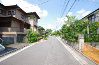 【前面道路含む現地写真】