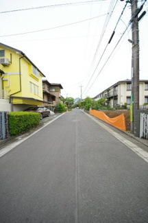 【前面道路含む現地写真】