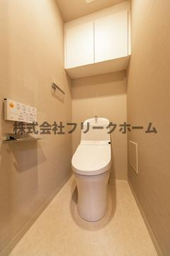三鷹市下連雀３丁目の賃貸マンションのトイレ