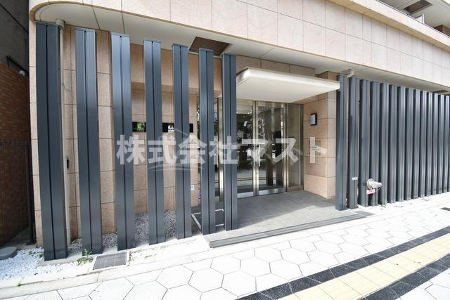 エス・キュート上本町イーストのエントランス