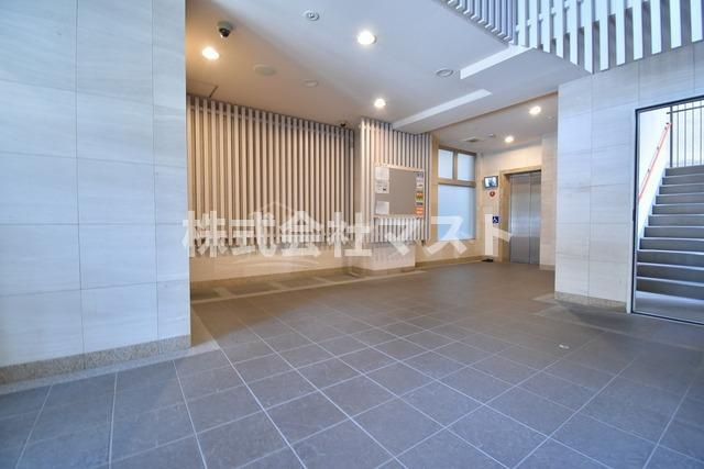 エス・キュート上本町イーストのロビー