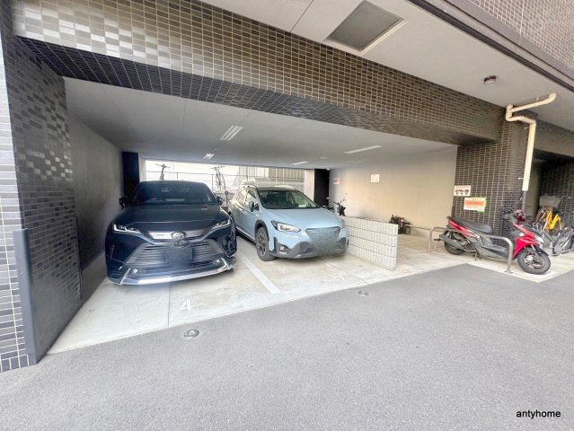 プレサンス立売堀パークシティ 仲介手数料無料の駐車場