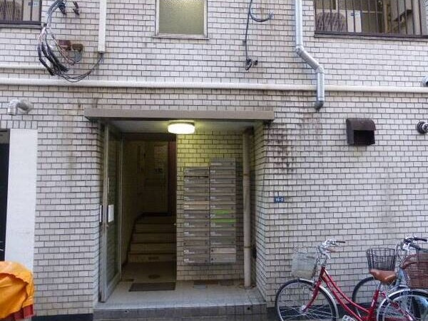 台東区寿３丁目の賃貸マンションのエントランス