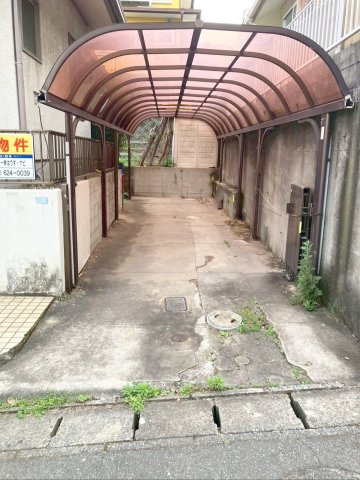 福岡市東区香椎5丁目　中古戸建の駐車場|カーポート付き駐車場です！