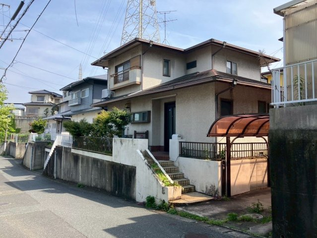 福岡市東区香椎5丁目　中古戸建の外観|駐車場は1台分カーポート付きです！