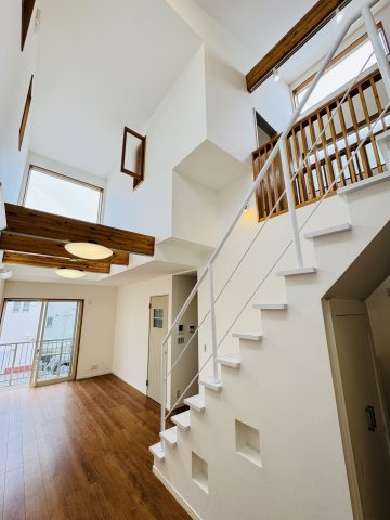 BALANCE LIFE HOUSE — 片瀬でちょうどいい暮らしの居間・リビング