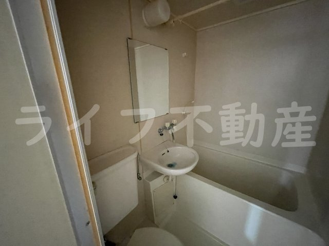 ハイツ松風の洗面所|忙しい朝には欠かせない洗面所です