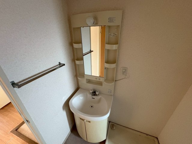 ガーデンタウン岡﨑の独立洗面台