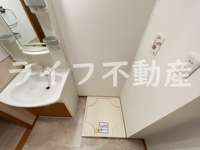 リバーサイド・ルーチェBの洗面所|脱衣スペースもあります