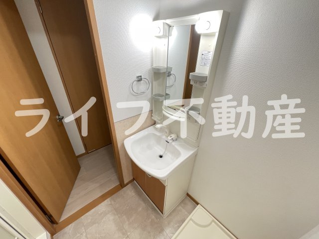 リバーサイド・ルーチェBの独立洗面台|使いやすい独立洗面台です