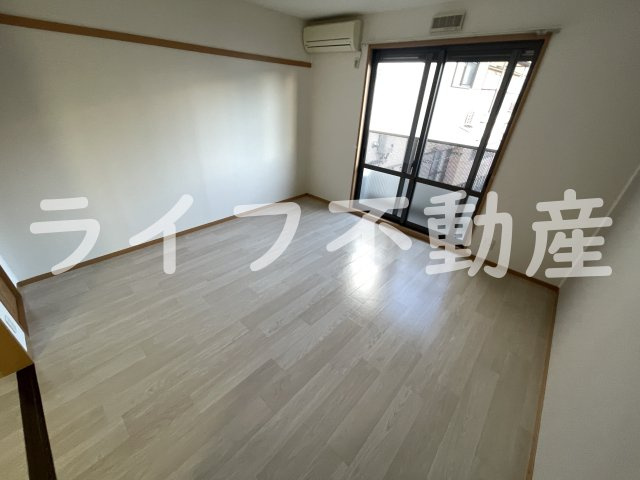 リバーサイド・ルーチェBの居間・リビング|使いやすい居間です