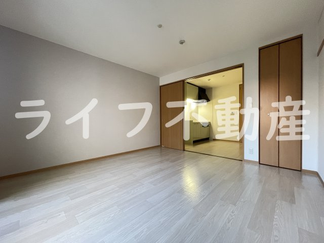 リバーサイド・ルーチェBの洋室|ゆったりした洋室です