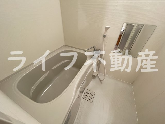 リバーサイド・ルーチェBの浴室|日々の疲れを癒すお風呂付です