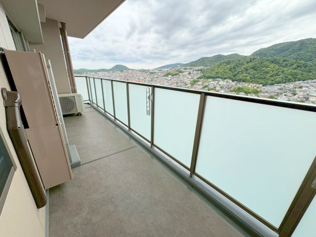ジオタワー宝塚グランレジスＴｈｅＮｏｒｔｈのバルコニー|※同建物の類似写真となります。