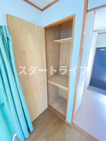 大阪市淀川区東三国４丁目の賃貸マンションの収納