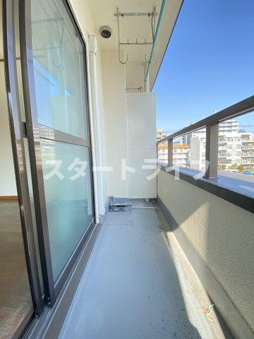 大阪市淀川区東三国４丁目の賃貸マンションのバルコニー