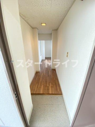 大阪市淀川区十三東１丁目の賃貸マンションの玄関