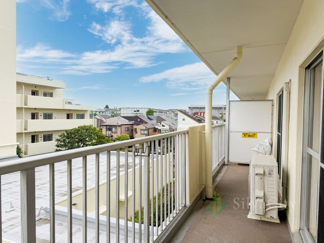日商岩井大岡山第2マンションB棟のバルコニー
