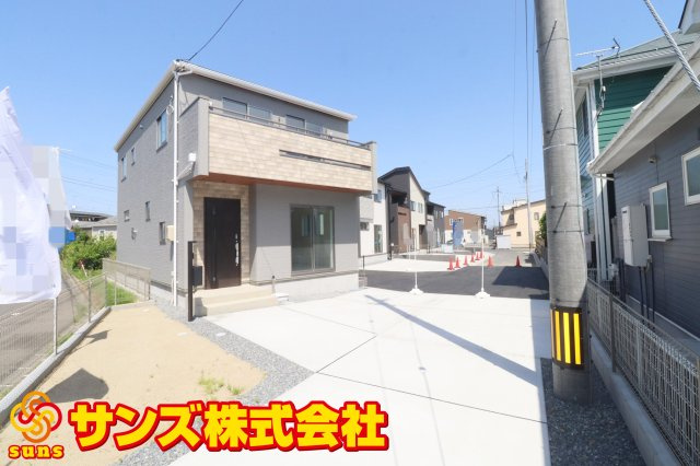 郡山市久留米2丁目　　　　4号棟　　　桜小学校、郡山第３中学区の外観|南西側から見た駐車場を含む外観
