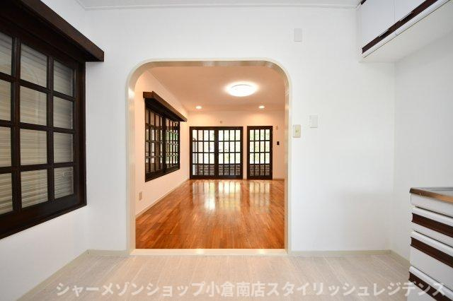 妙見町4番11号貸家の居間・リビング