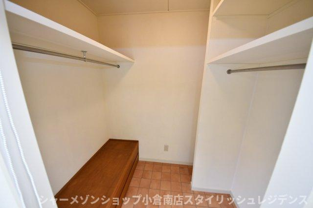 妙見町4番11号貸家の収納