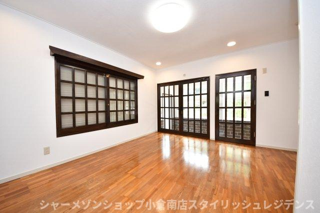 妙見町4番11号貸家の居間・リビング