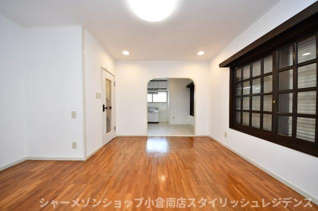 妙見町4番11号貸家の居間・リビング