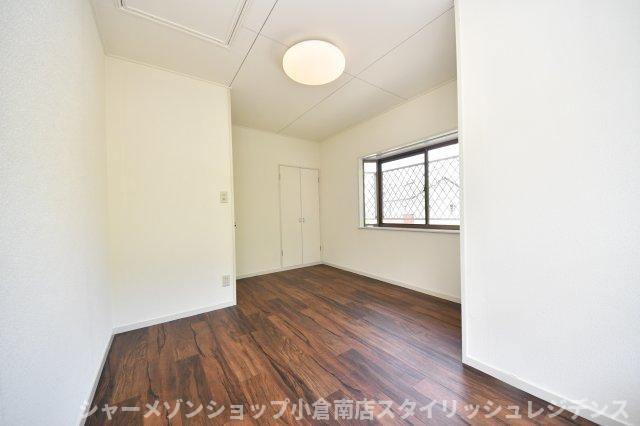 妙見町4番11号貸家の居間・リビング