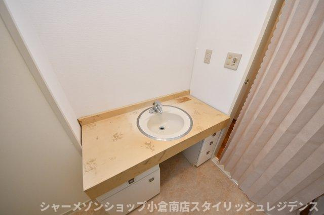 妙見町4番11号貸家の洗面所