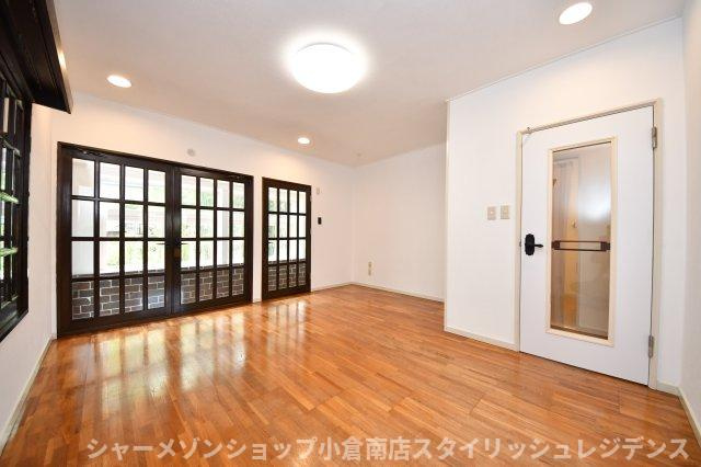 妙見町4番11号貸家の居間・リビング
