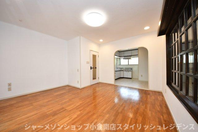 妙見町4番11号貸家の居間・リビング