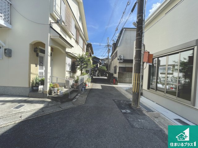 ★5(土)6(日)現地見学可能！★京都市山科区大塚南溝町　限定1邸の前面道路含む現地写真|周辺は閑静な住宅街！前面道路広々で車の出し入れも便利です。駐車が苦手な方でも安心して車庫入れできます！