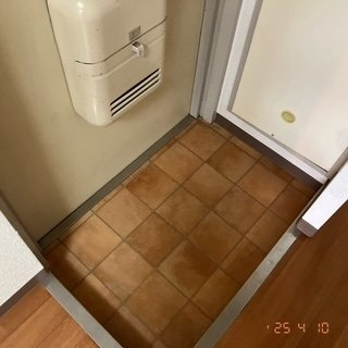 エヴェナール二子新地の玄関