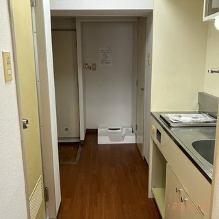 エヴェナール二子新地のその他|洋室から玄関